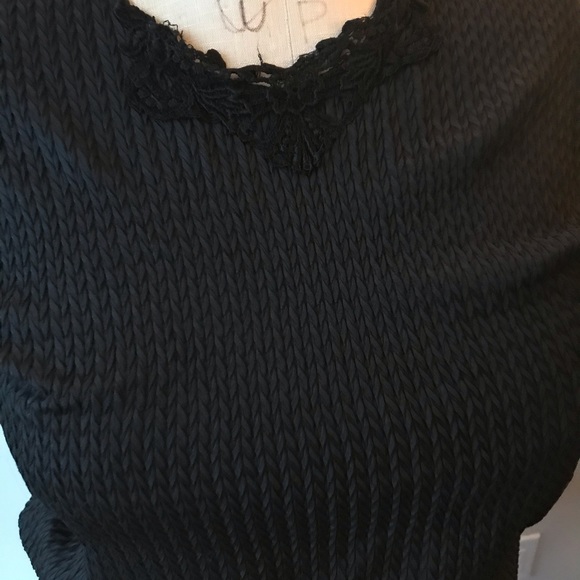 Black Chevrolet Top - Picture 3 of 6